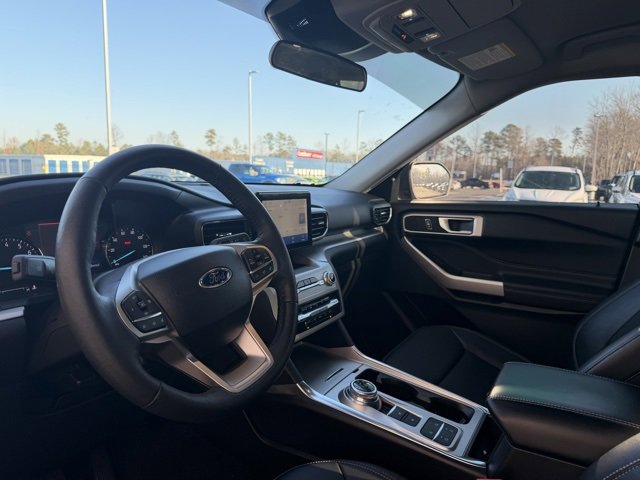 Used 2024 Ford Explorer XLT w/ Equipment Group 202A image 15