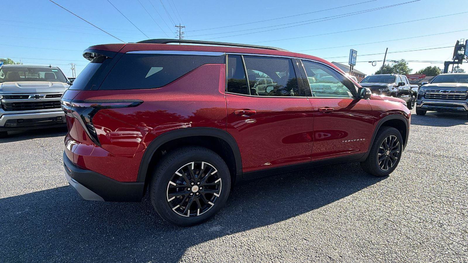 New 2026 Chevrolet Traverse LT w/ Sun and Wheel Package FWD image 5