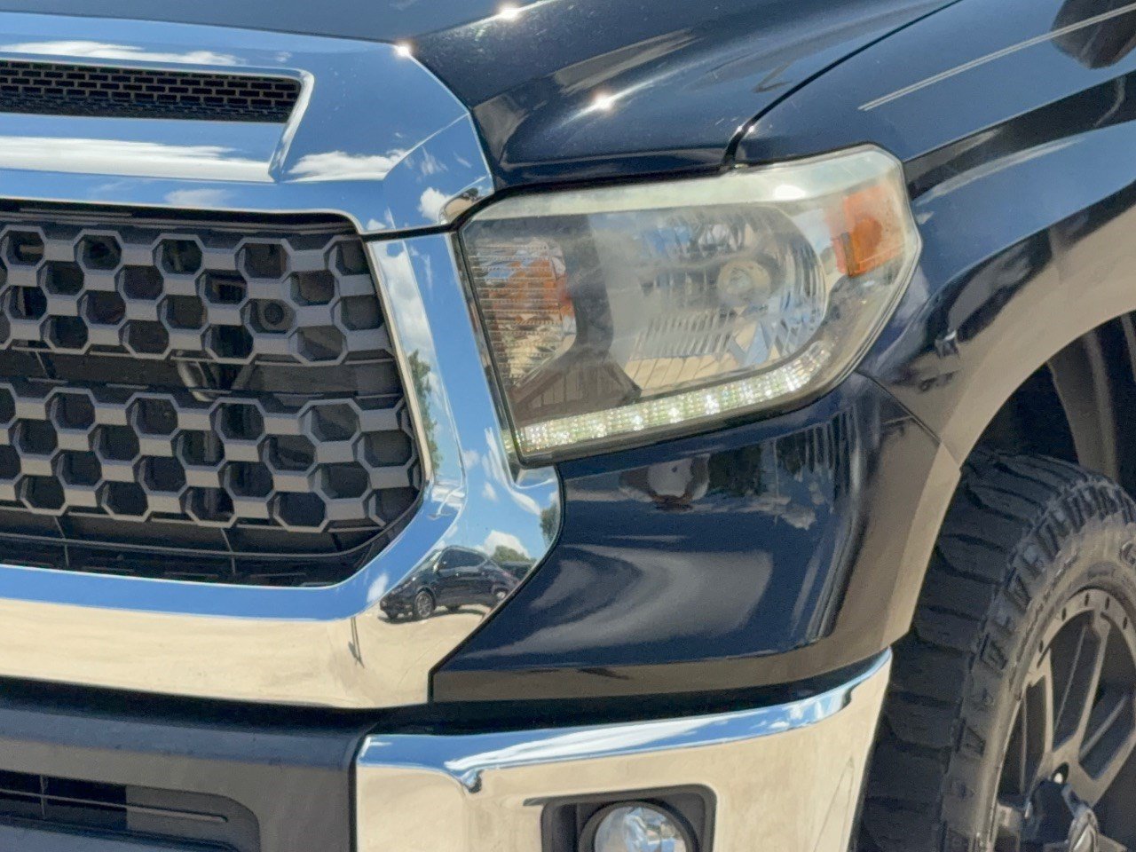 Used 2020 Toyota Tundra SR5 w/ SR5 Upgrade Package AWD/4WD image 12