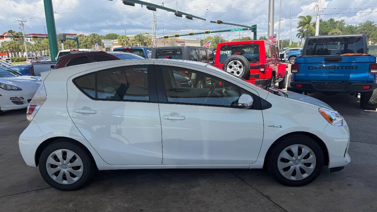 Used 2012 Toyota Prius C One FWD image 4