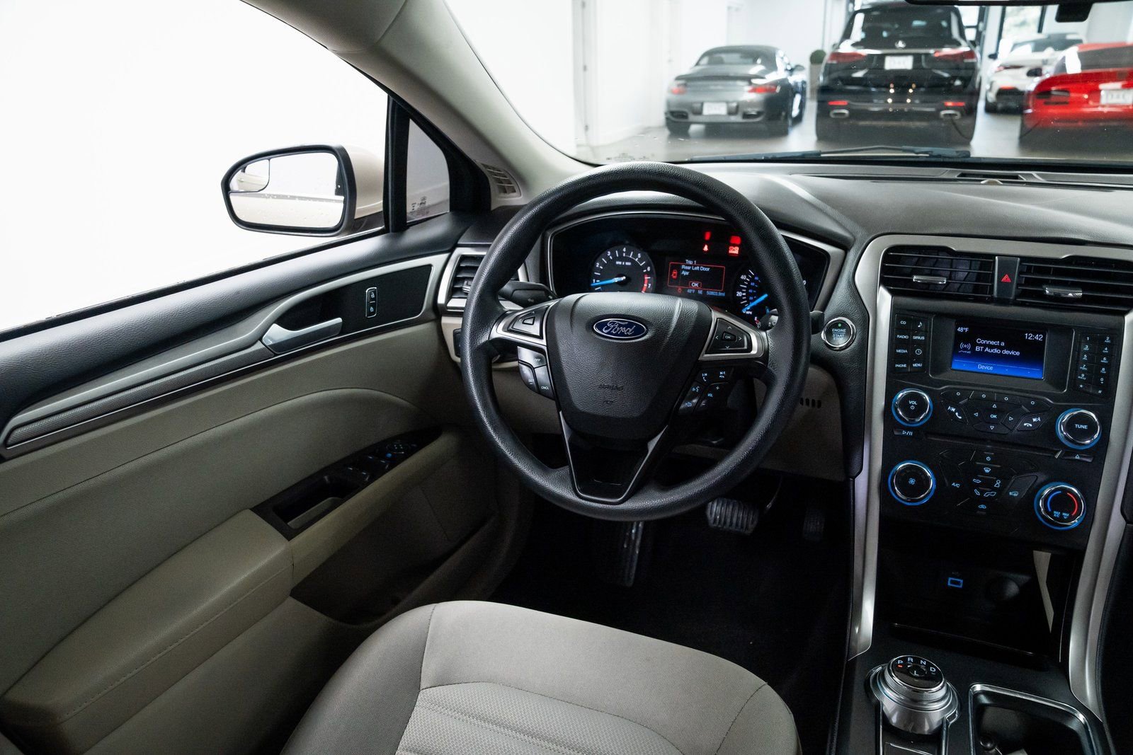 Used 2017 Ford Fusion SE FWD image 10
