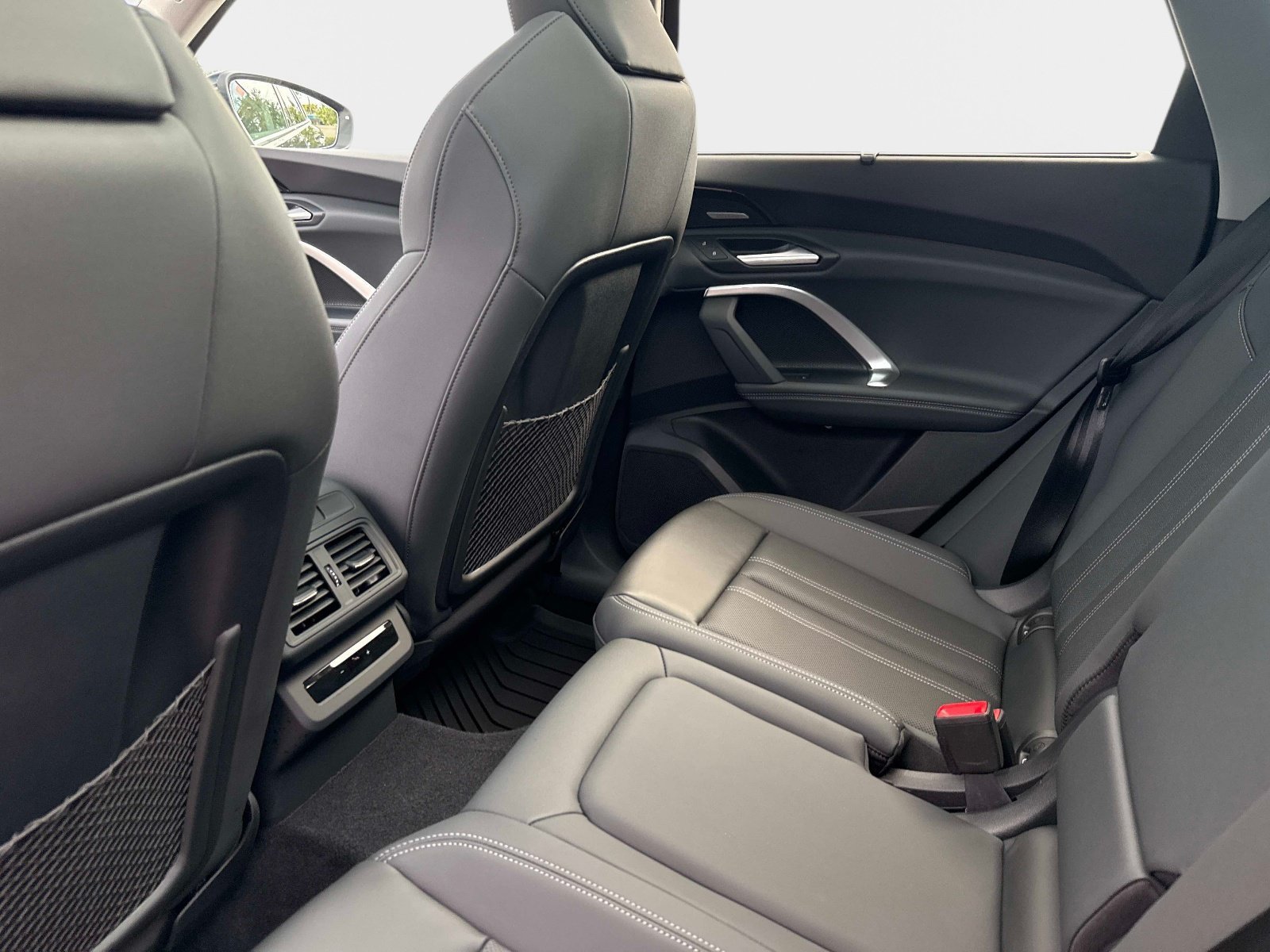 Certified 2025 Audi Q5 Premium AWD/4WD image 14