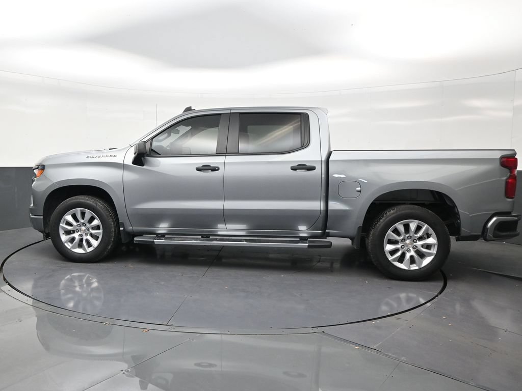 Used 2026 Chevrolet Silverado 1500 Custom RWD image 2