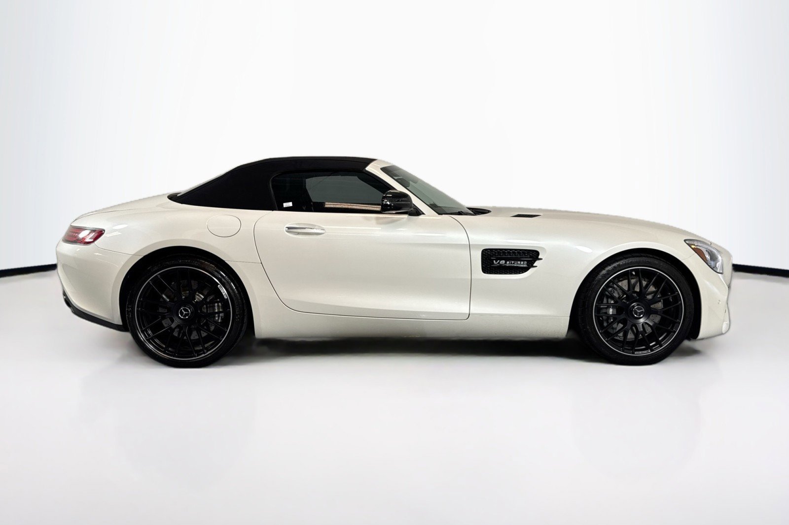 Used 2019 Mercedes-Benz AMG GT Roadster image 4