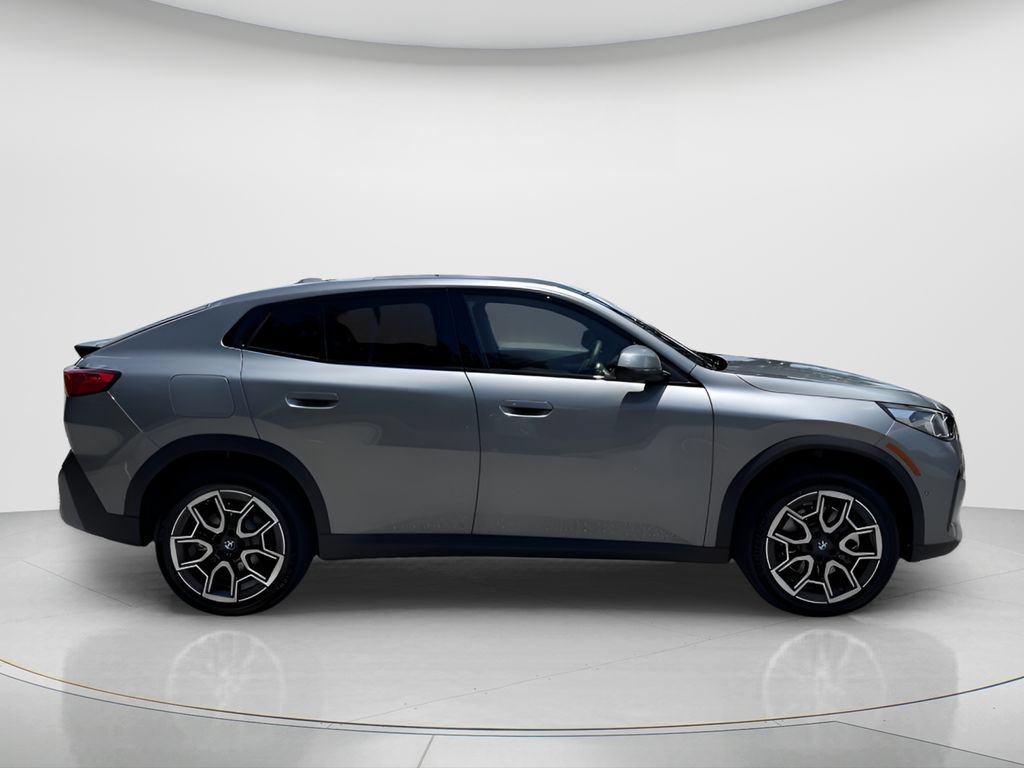 New 2026 BMW X2 xDrive28i w/ Technology Package AWD/4WD image 4