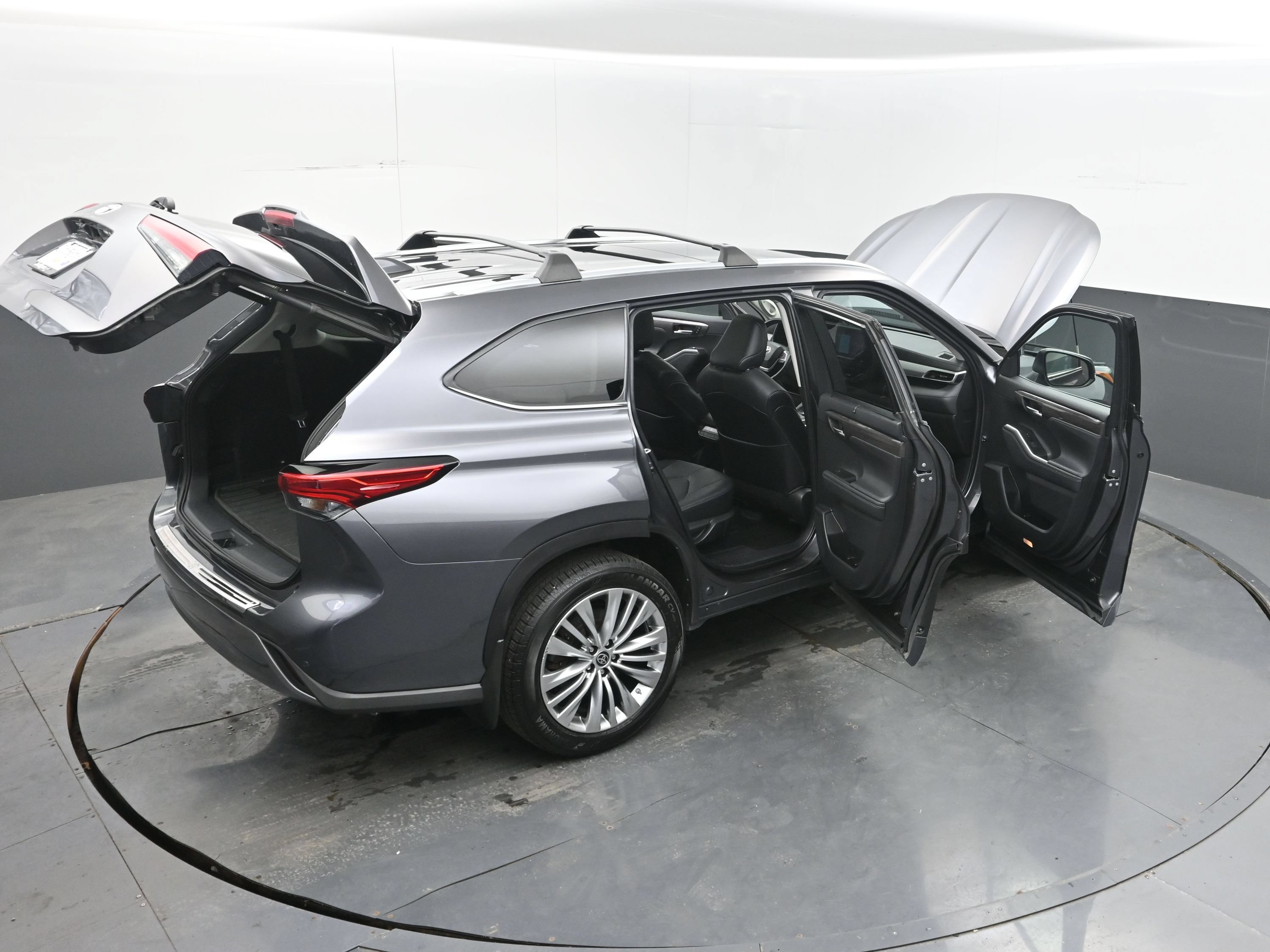 Used 2022 Toyota Highlander Platinum AWD/4WD image 43