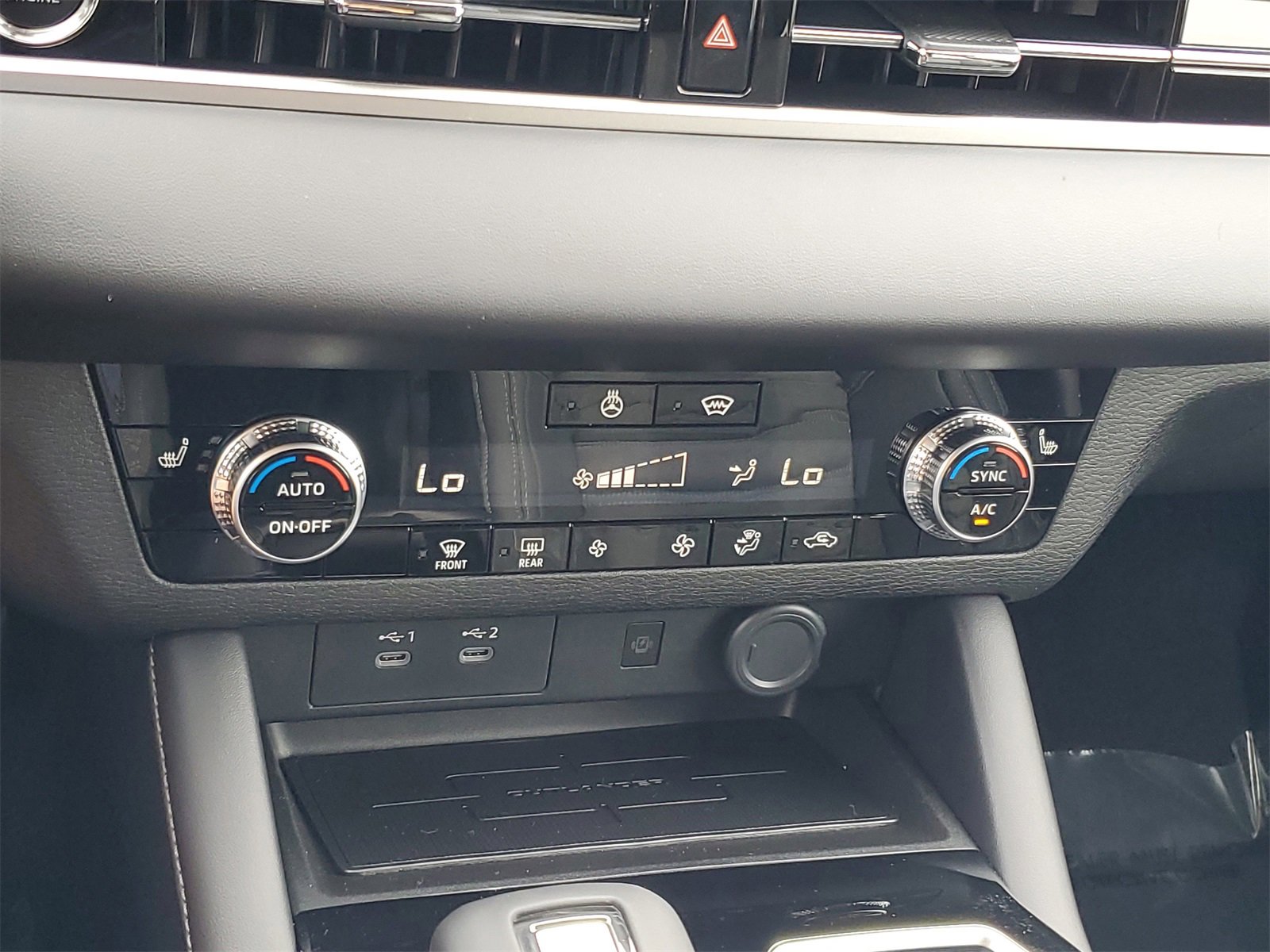 New 2026 Mitsubishi Outlander SE image 17