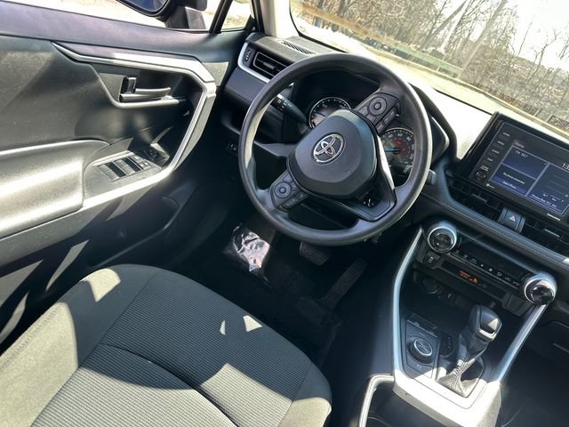 Used 2022 Toyota RAV4 LE image 20