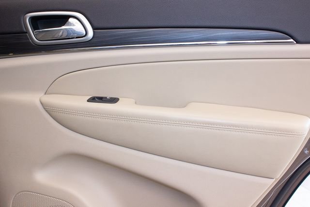 Used 2019 Jeep Grand Cherokee Limited image 13