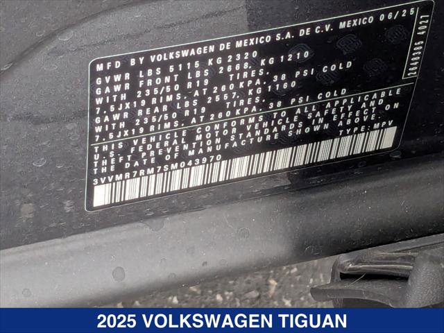 New 2025 Volkswagen Tiguan SE AWD/4WD image 21