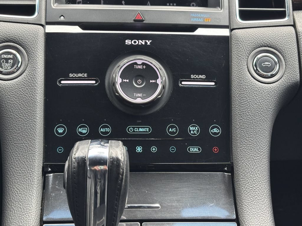 Used 2019 Ford Taurus Limited AWD/4WD image 19