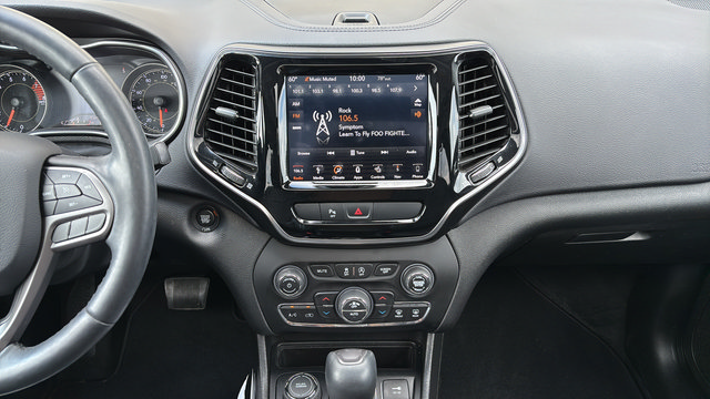 Used 2019 Jeep Cherokee Limited AWD/4WD image 13
