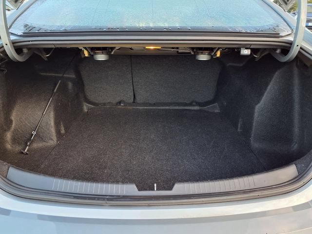 Used 2024 Chevrolet Malibu LT FWD image 8