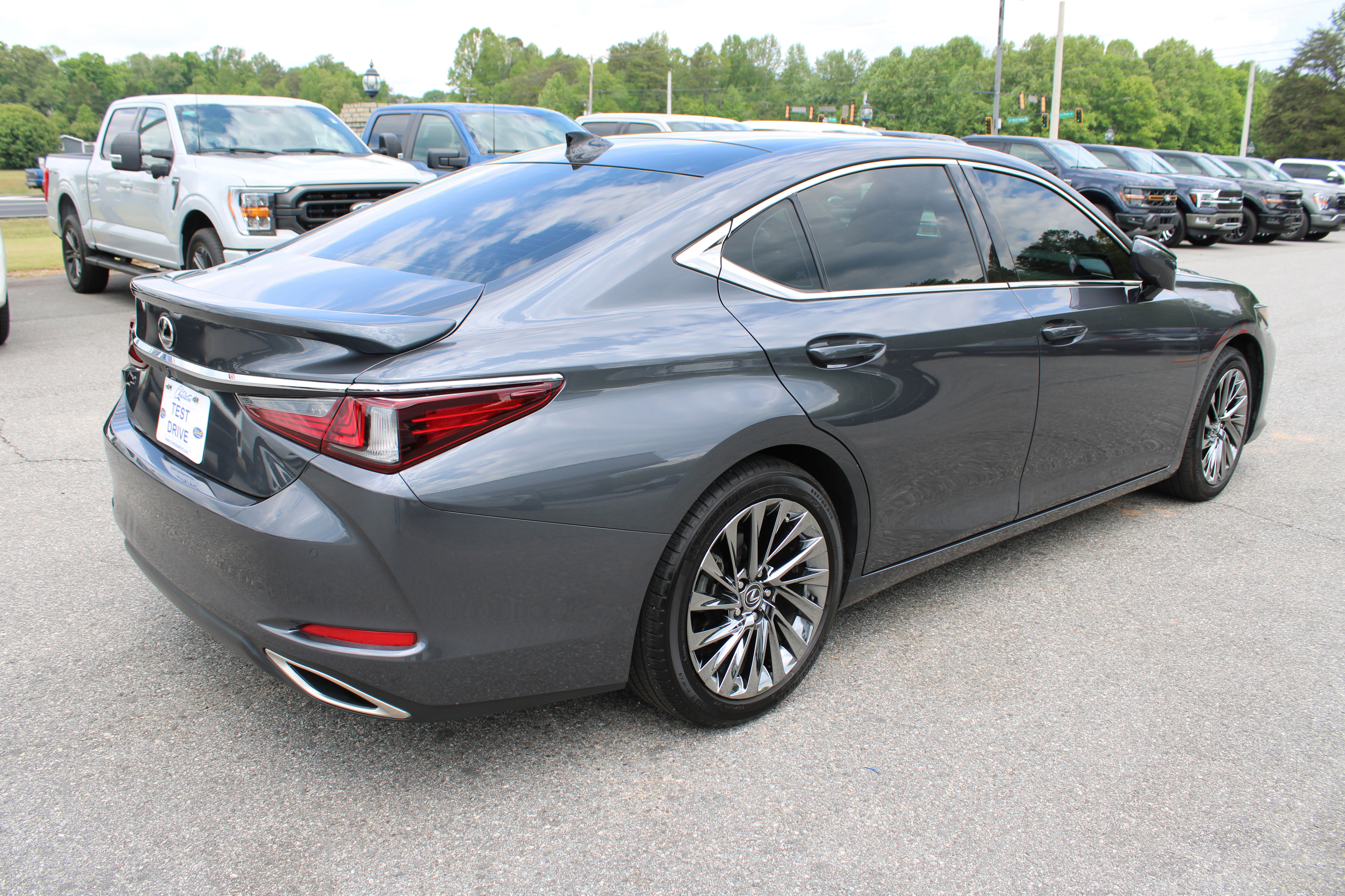 Used 2024 Lexus ES 350 Ultra Luxury FWD image 6