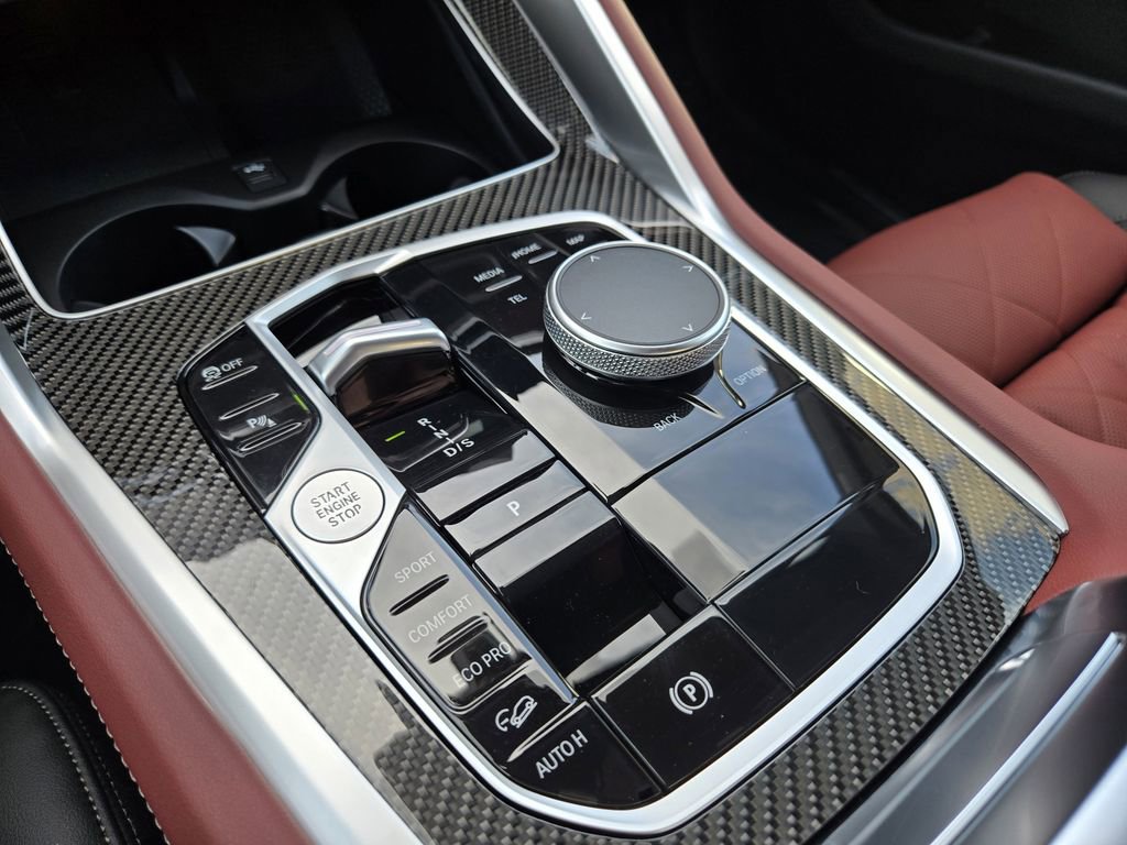 New 2026 BMW X6 M60i w/ Climate Comfort Package image 23