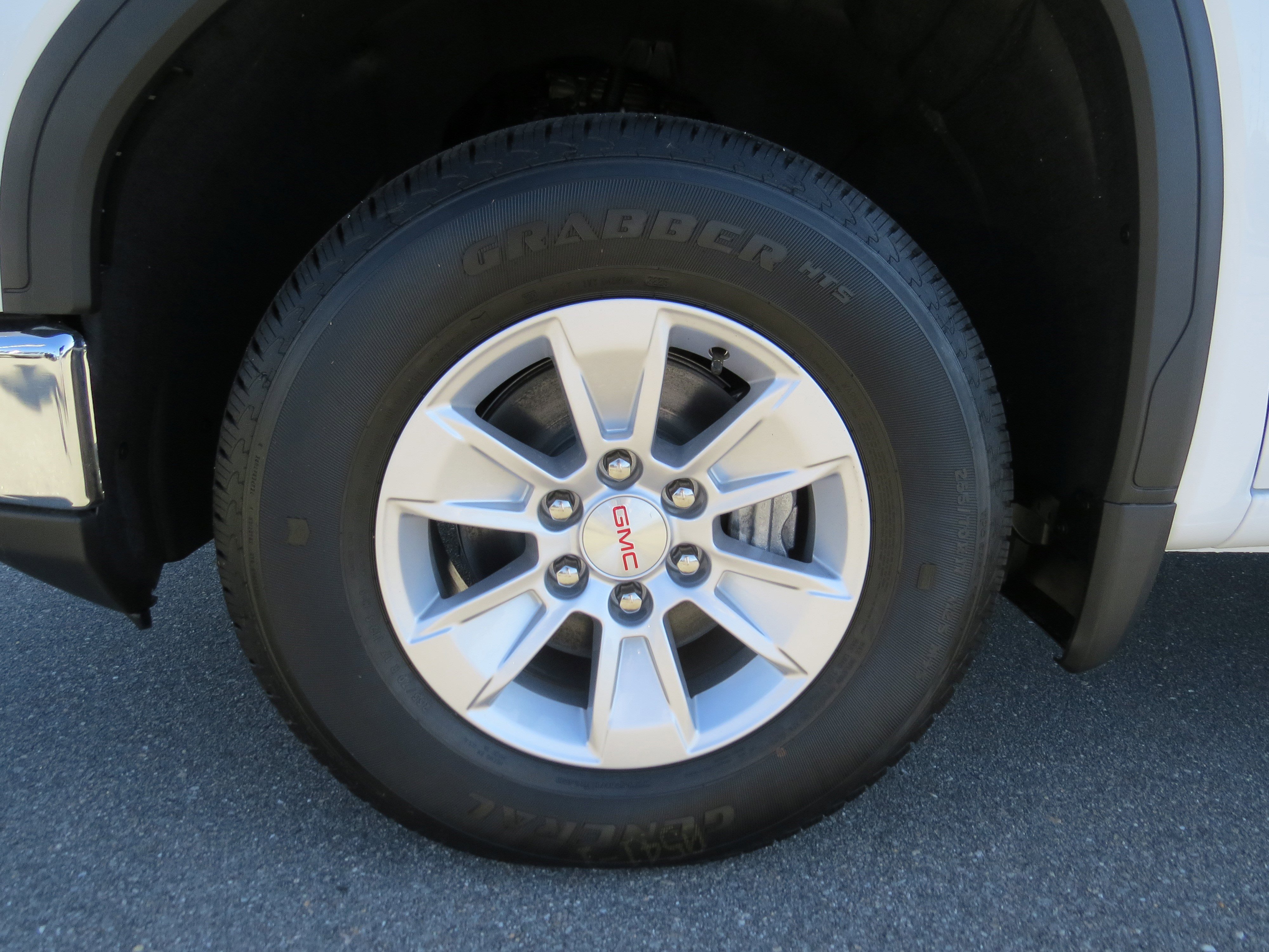 New 2026 GMC Sierra 1500 SLE image 12