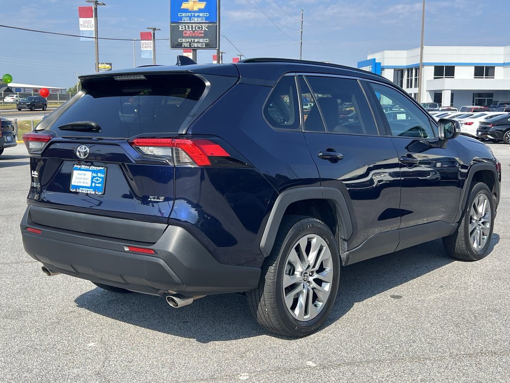 Used 2022 Toyota RAV4 XLE Premium image 8