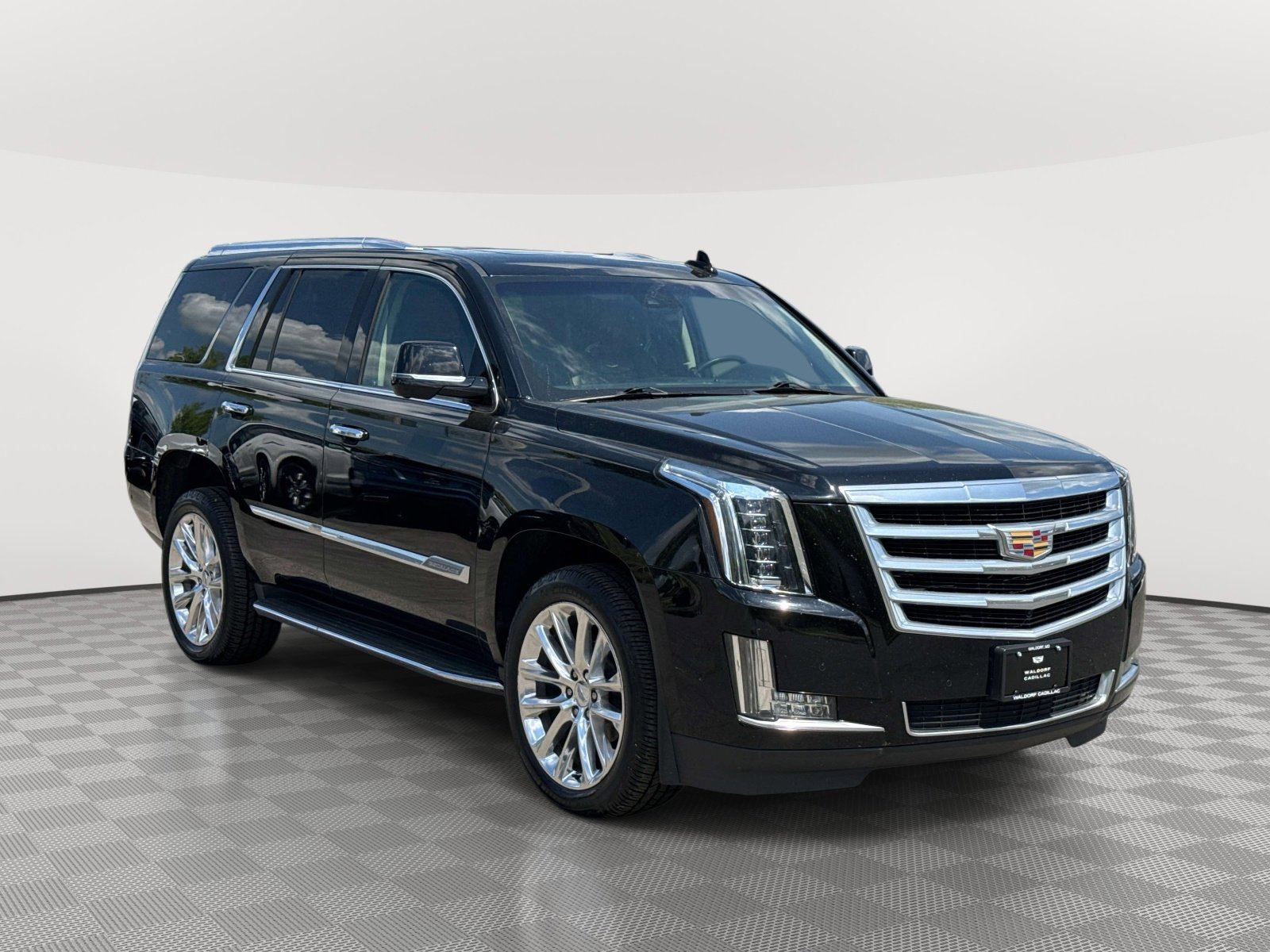Used 2019 Cadillac Escalade Luxury image 1
