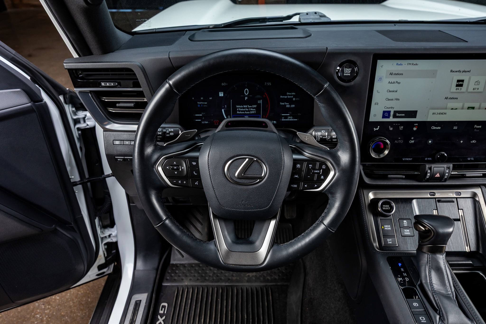 Used 2024 Lexus GX 550 w/ Accessory Package (2T) AWD/4WD image 19