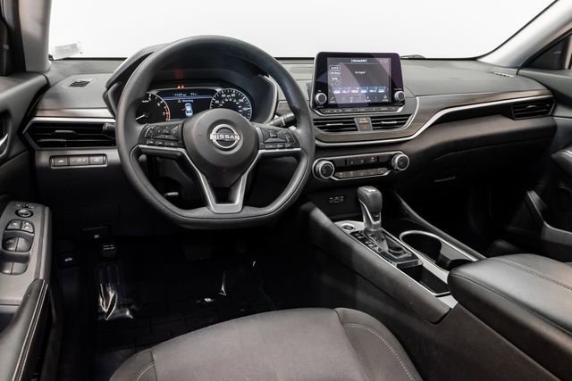Used 2024 Nissan Altima 2.5 SV image 7