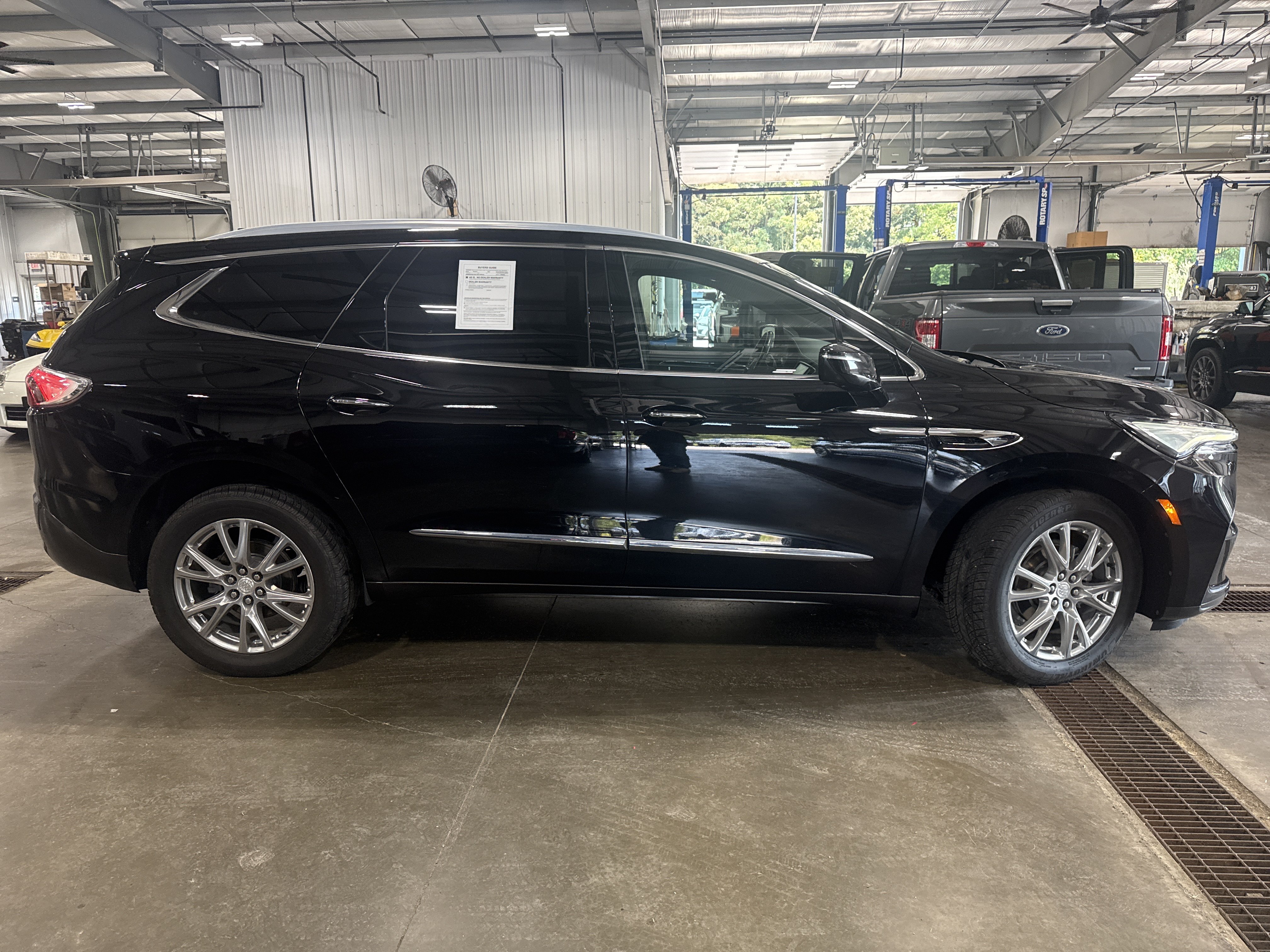Used 2022 Buick Enclave Premium w/ Experience Buick Package AWD/4WD image 4