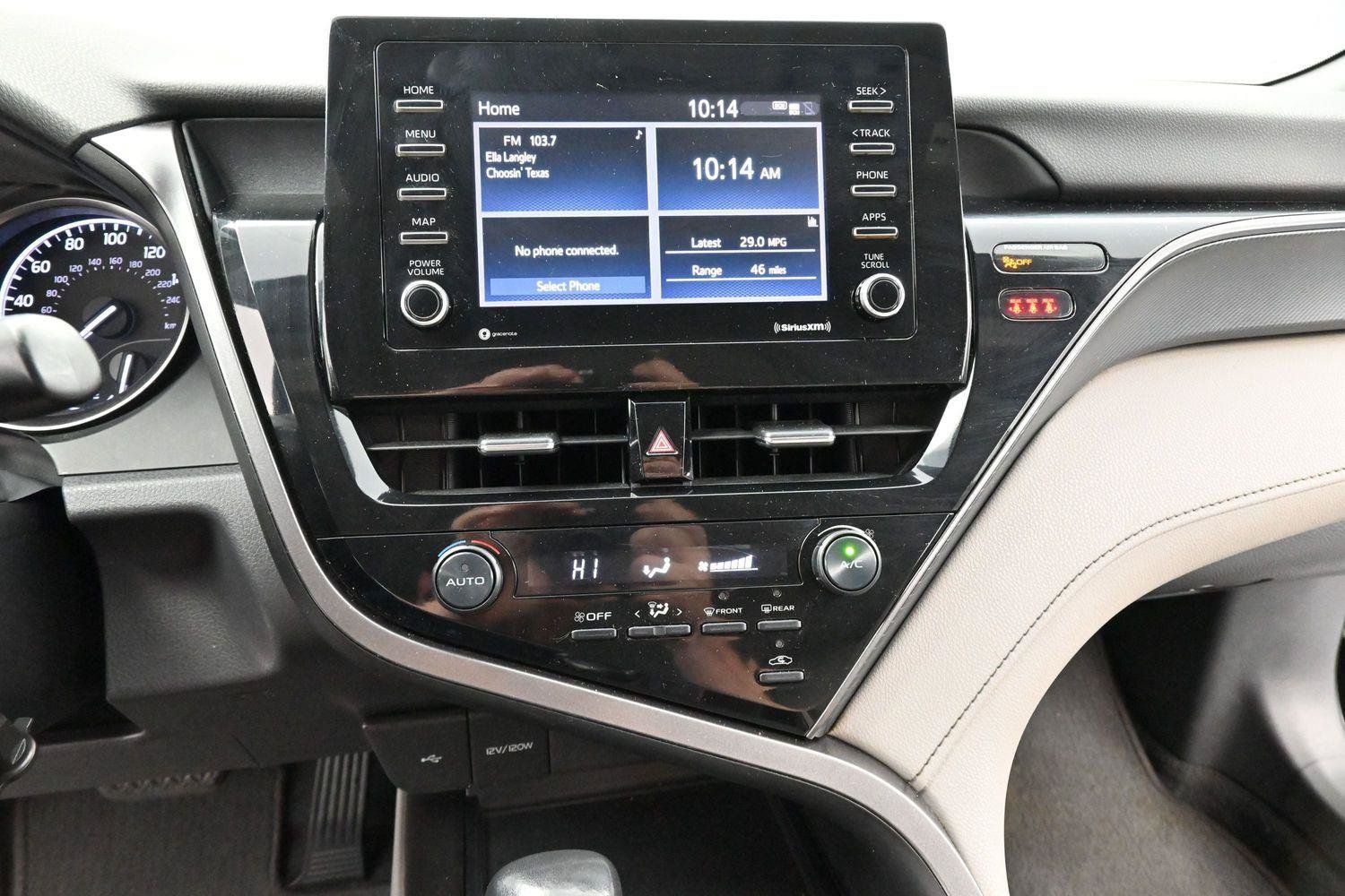 Used 2021 Toyota Camry SE FWD image 19
