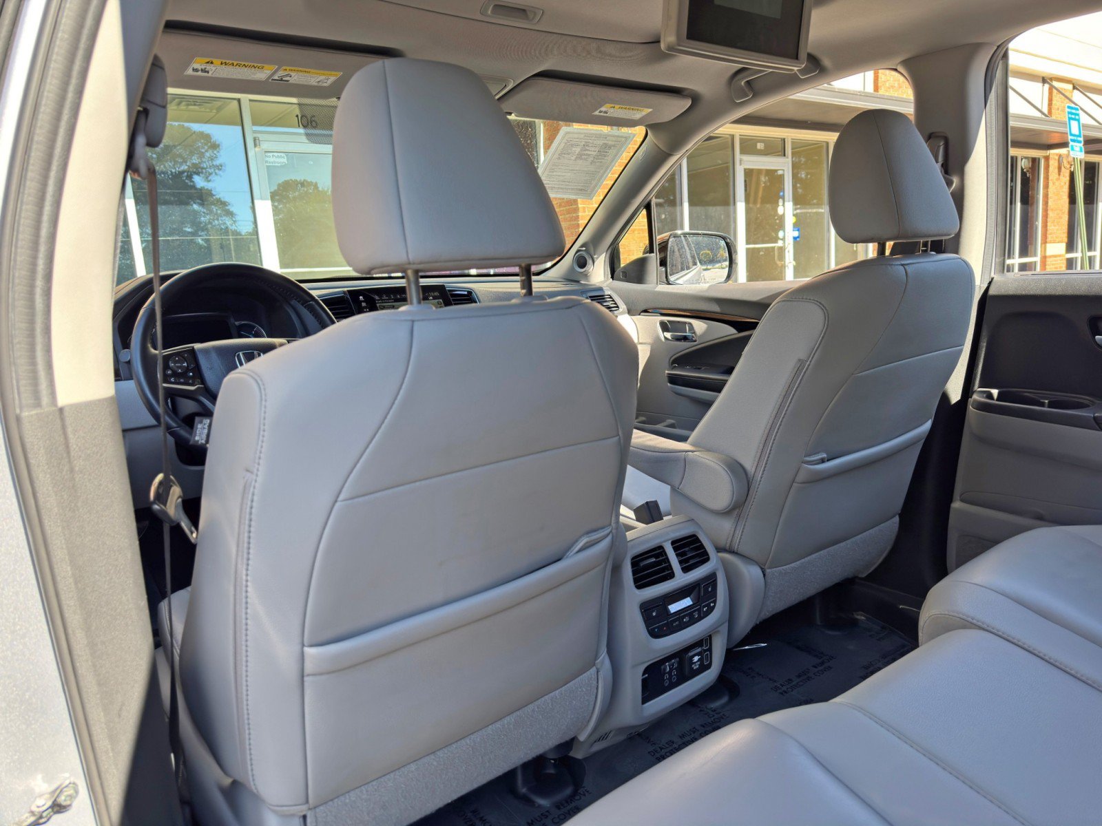 Used 2020 Honda Pilot Touring image 36