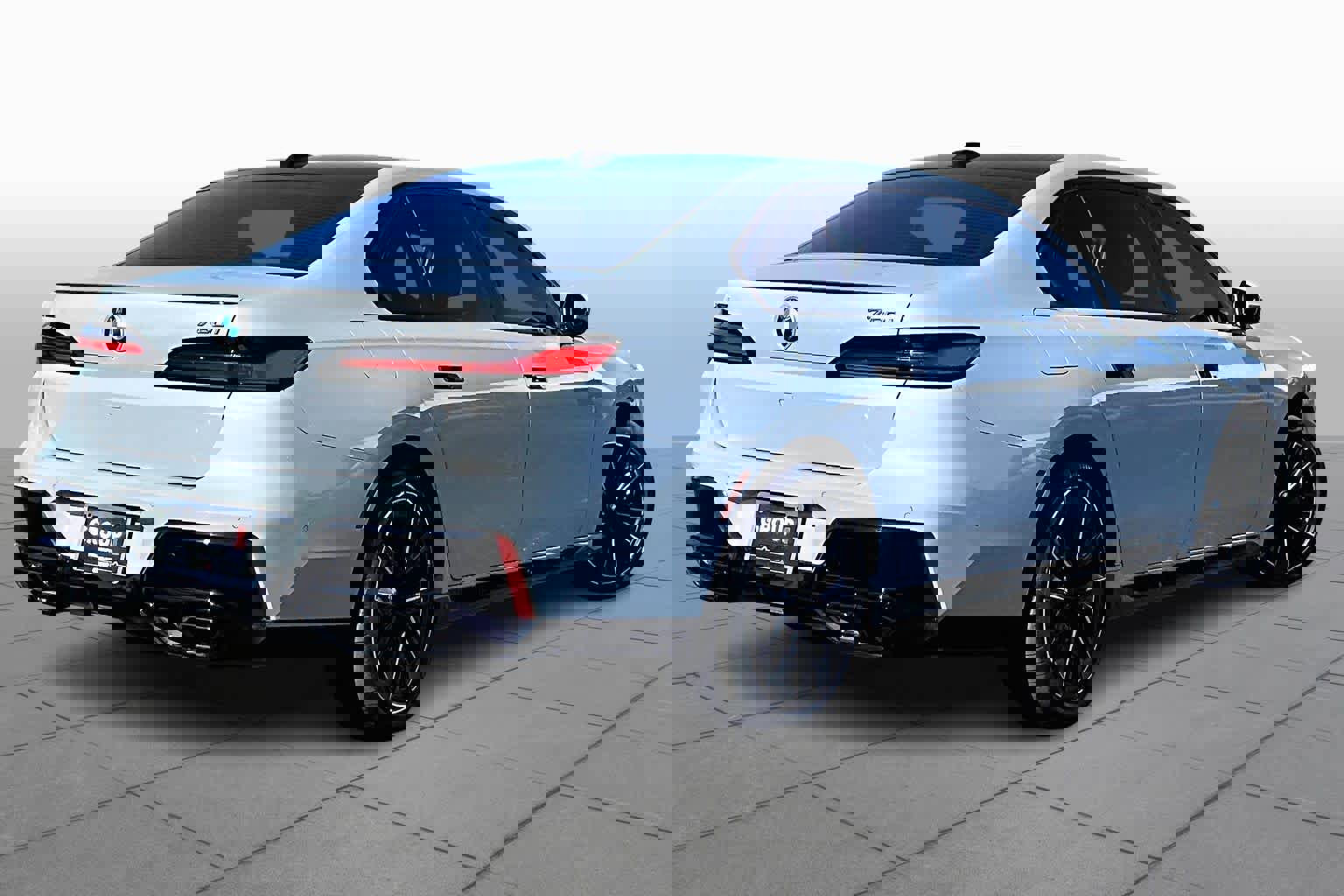 Used 2023 BMW 760i xDrive w/ Executive Package image 13