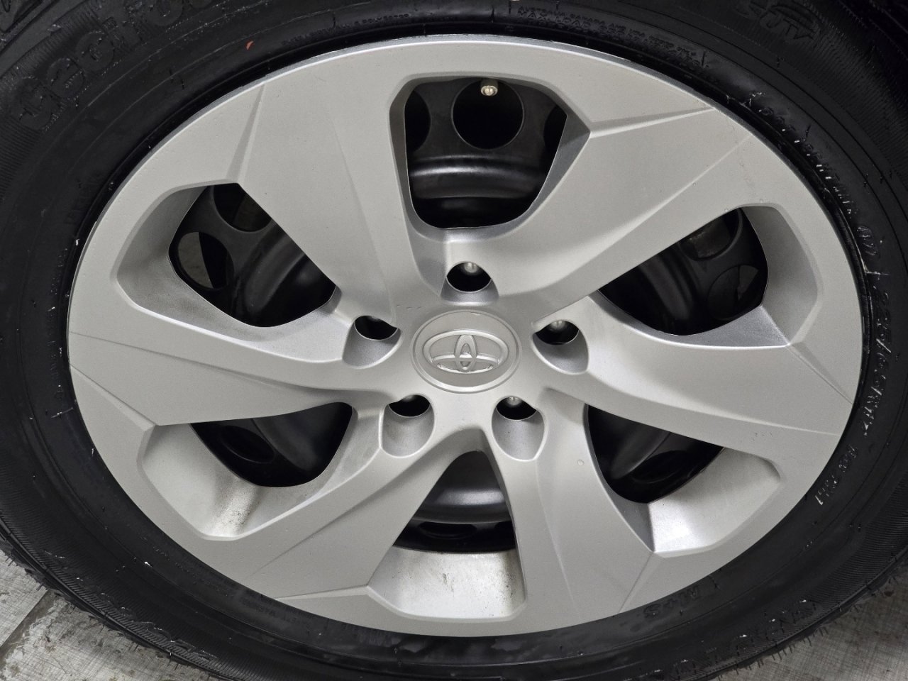 Certified 2024 Toyota RAV4 LE image 7