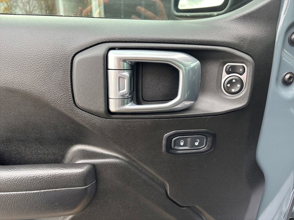 Used 2024 Jeep Wrangler Sport S image 11