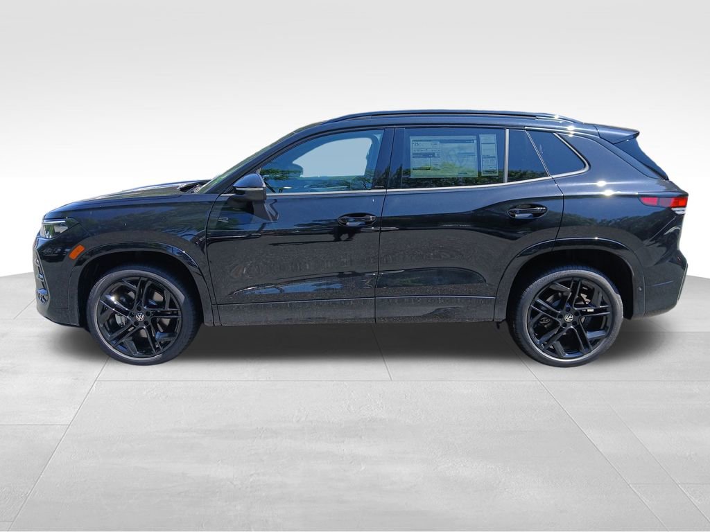 Used 2025 Volkswagen Tiguan SE R-Line image 2