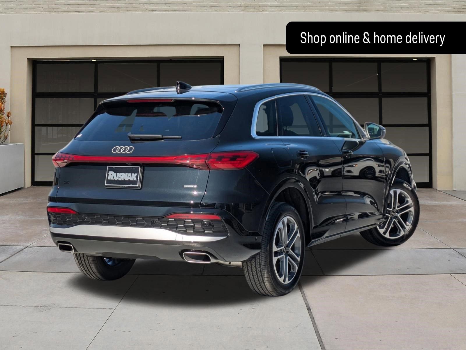 Used 2025 Audi Q5 Premium w/ Convenience Package image 4