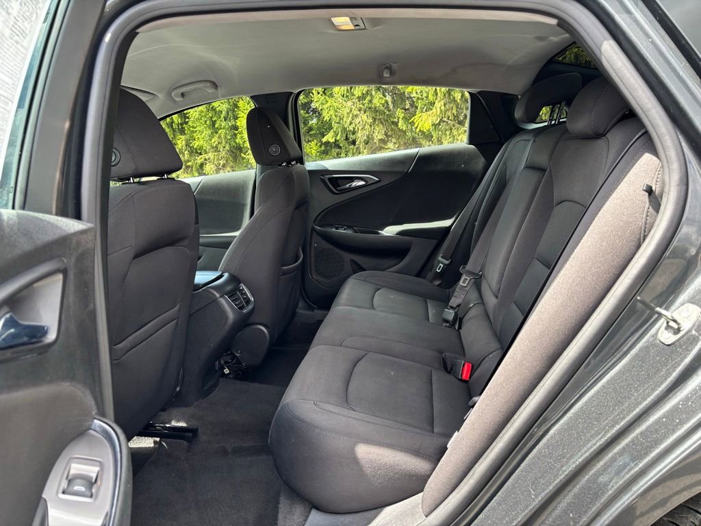 Used 2017 Chevrolet Malibu LT FWD image 11