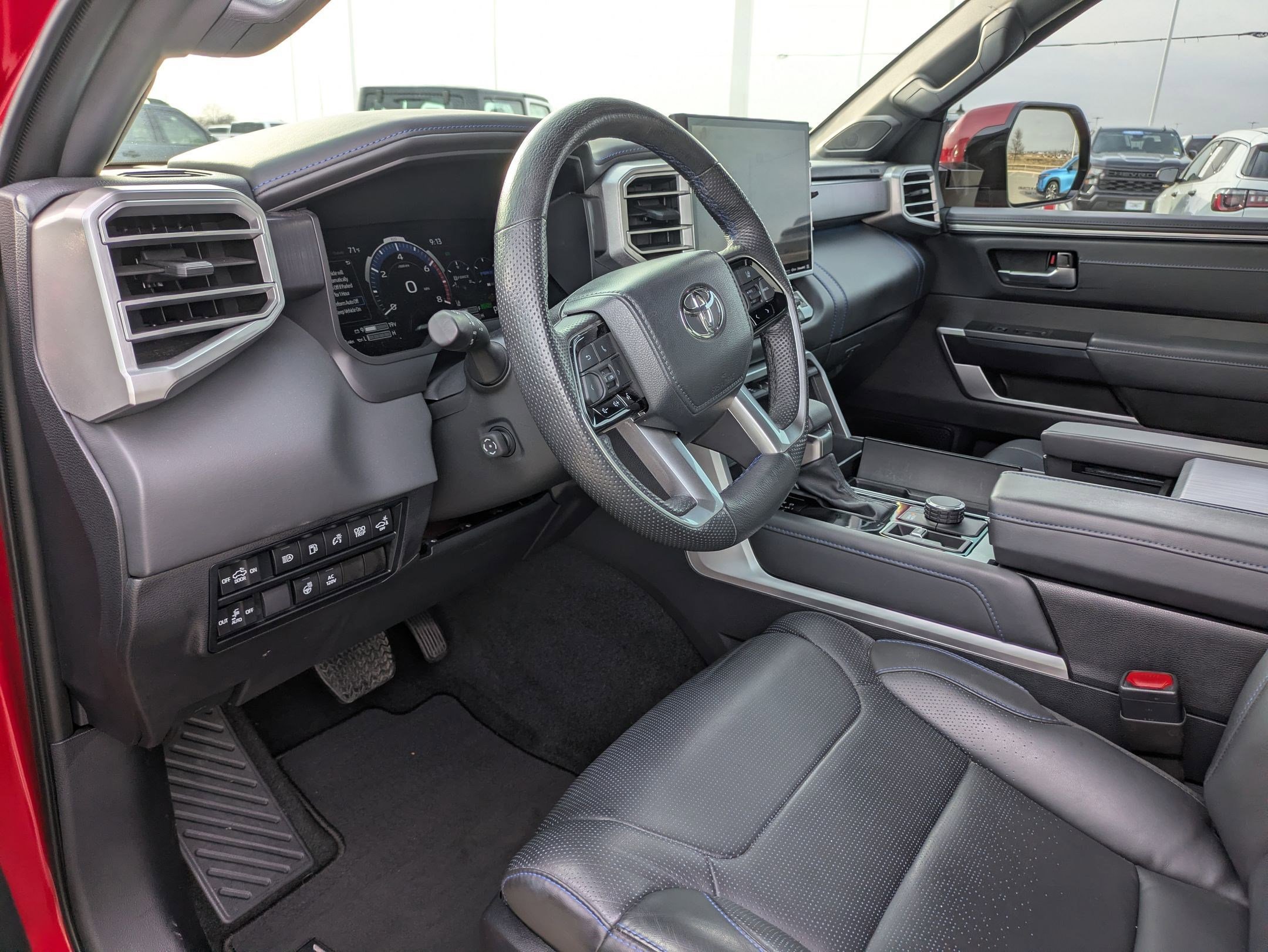 Used 2024 Toyota Tundra Platinum image 9