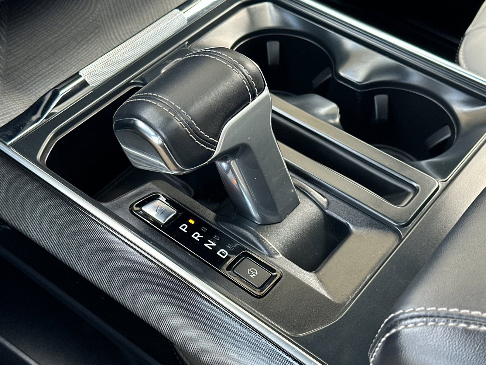 Used 2024 Ford F150 Lightning Platinum AWD/4WD image 26