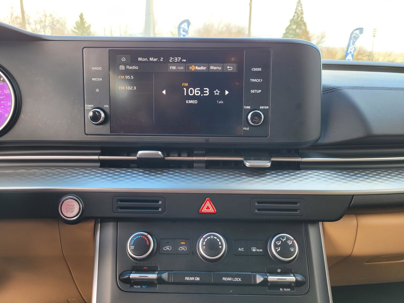 Used 2024 Kia Carnival LX image 25