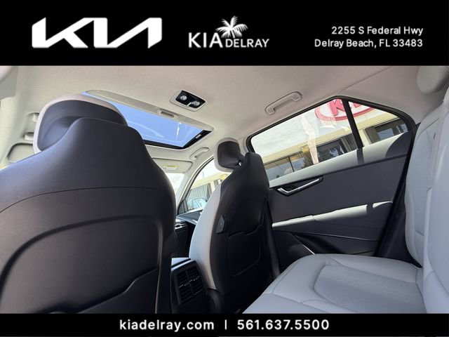 Used 2023 Kia Niro EX Touring FWD image 15