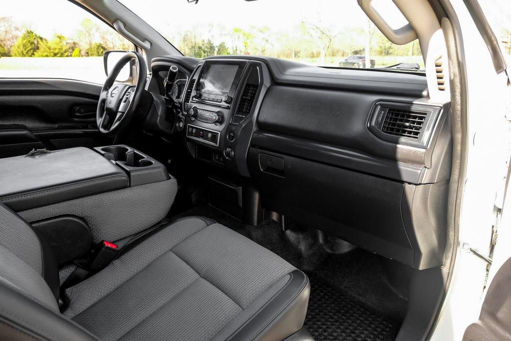 Used 2021 Nissan Titan S image 16