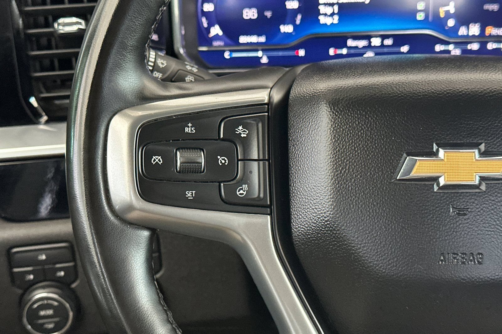 Used 2025 Chevrolet Silverado 2500 LT w/ Convenience Package AWD/4WD image 31