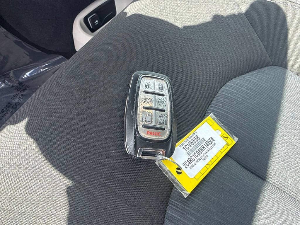 Used 2022 Chrysler Voyager LX FWD image 19