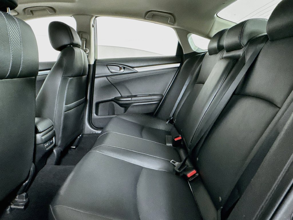 Used 2018 Honda Civic Touring image 11
