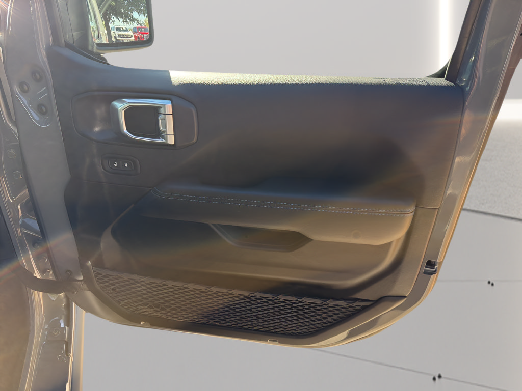 Used 2022 Jeep Wrangler Unlimited Rubicon 4xe w/ Steel Bumper Group AWD/4WD image 33