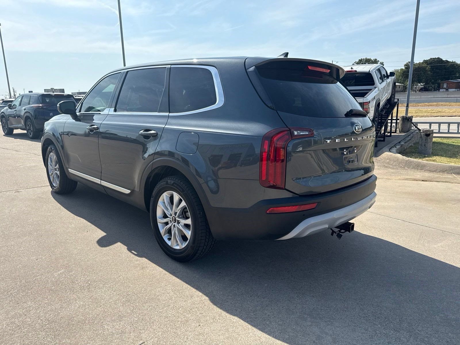 Used 2020 Kia Telluride LX FWD image 7