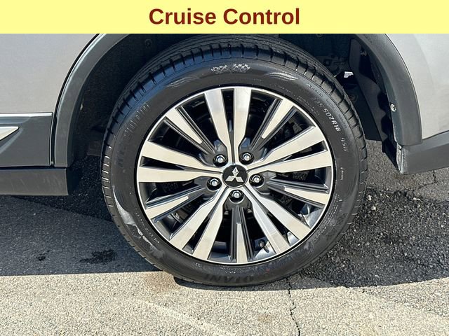 Used 2019 Mitsubishi Outlander ES AWD/4WD image 9