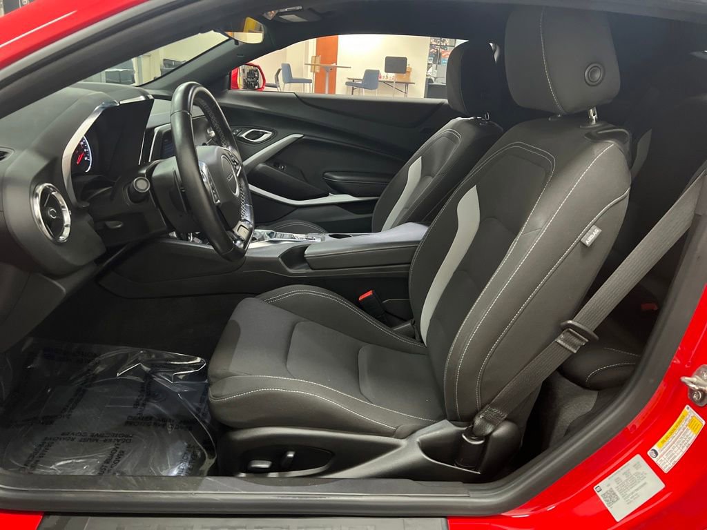 Used 2022 Chevrolet Camaro LT w/ Technology Package image 12