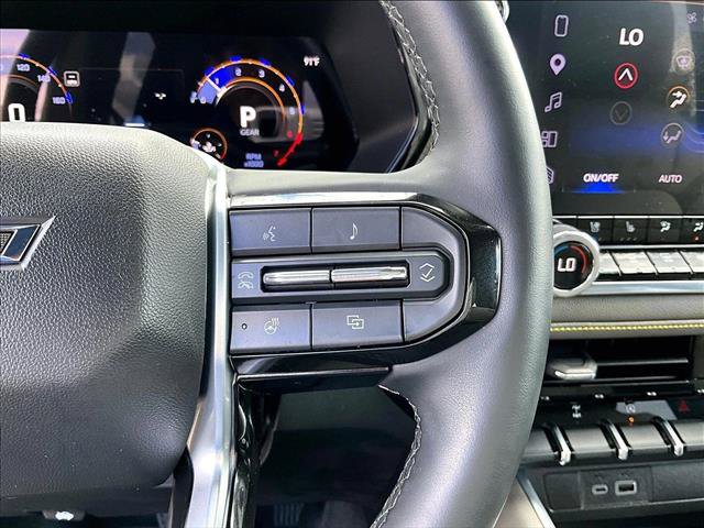Used 2026 Chevrolet Colorado ZR2 w/ Technology Package AWD/4WD image 21