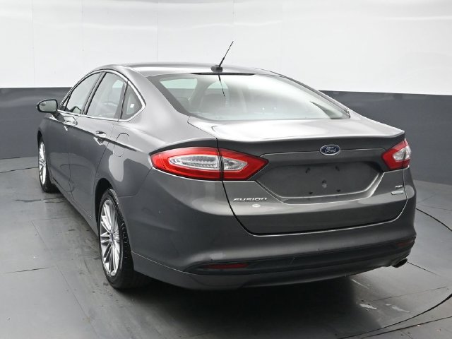 Used 2014 Ford Fusion SE w/ Equipment Group 202A FWD image 3