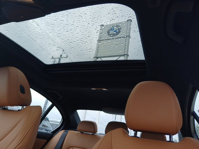 New 2026 BMW 330i Sedan w/ M Sport Package RWD image 24