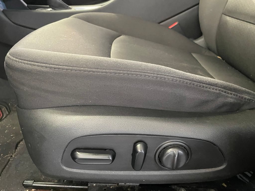 Used 2021 Chevrolet Malibu LT FWD image 10