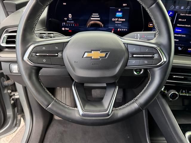 Certified 2025 Chevrolet Traverse LT FWD image 17